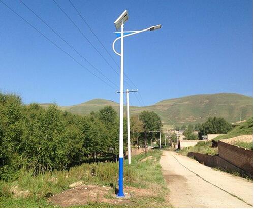 太陽(yáng)能路燈桿熱鍍鋅和冷鍍鋅哪個(gè)更耐用，它們有何區(qū)別？