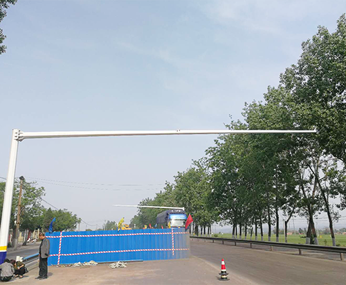 認(rèn)知監(jiān)控桿的抗風(fēng)和抗震能力有多重要